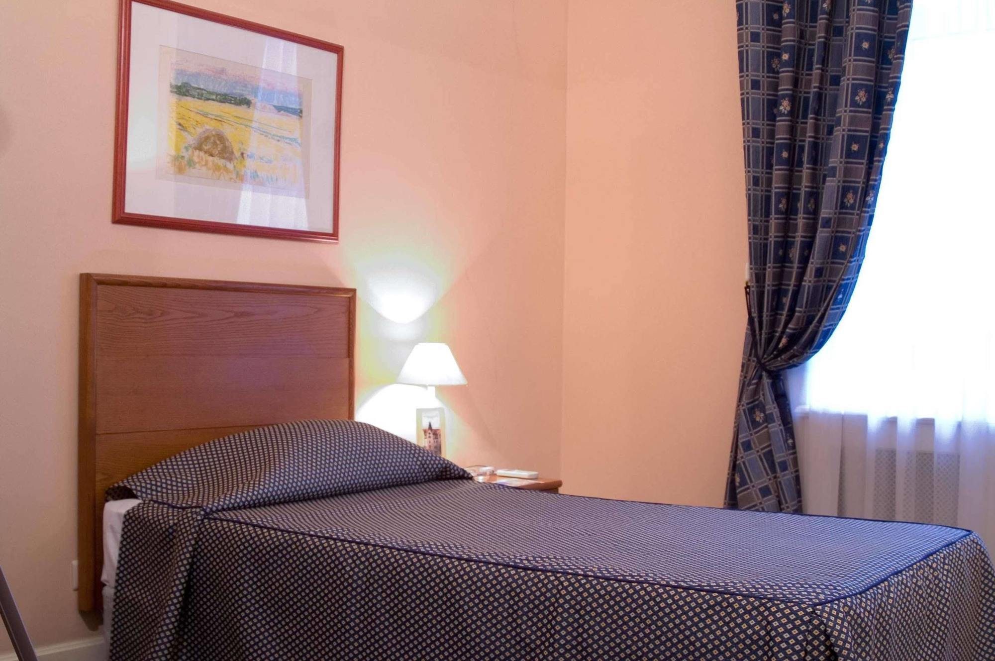 דנייפרופטרובסק Grand Hotel Ukraine חדר תמונה